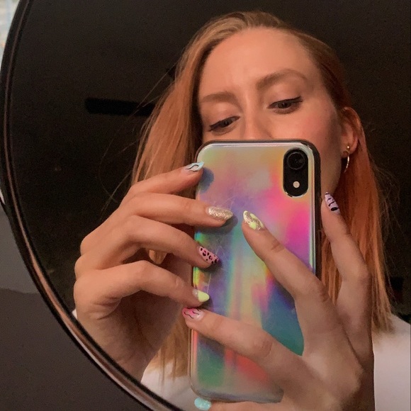 Meet your Posher, Laura - Picture 1 of 1